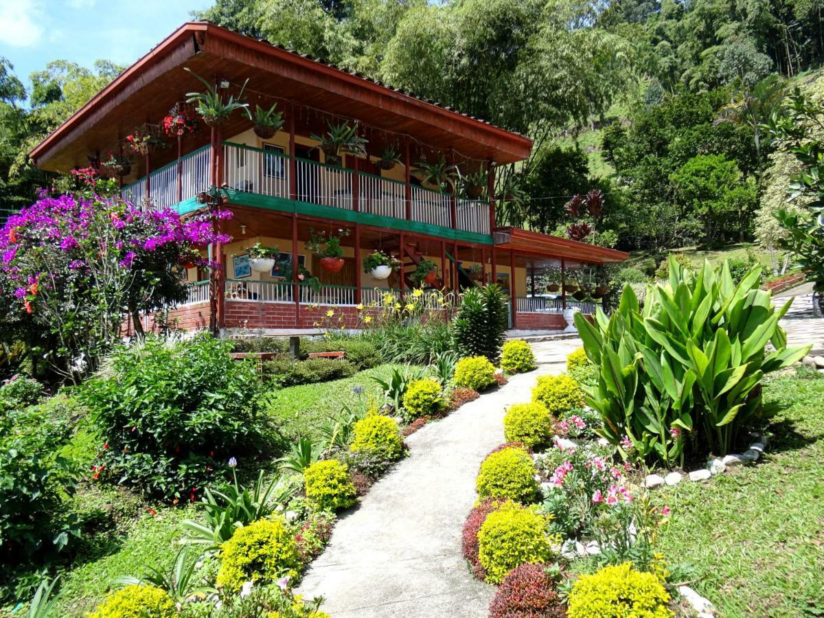 Finca Turistica Los Rosales Pereira Ngoại thất bức ảnh